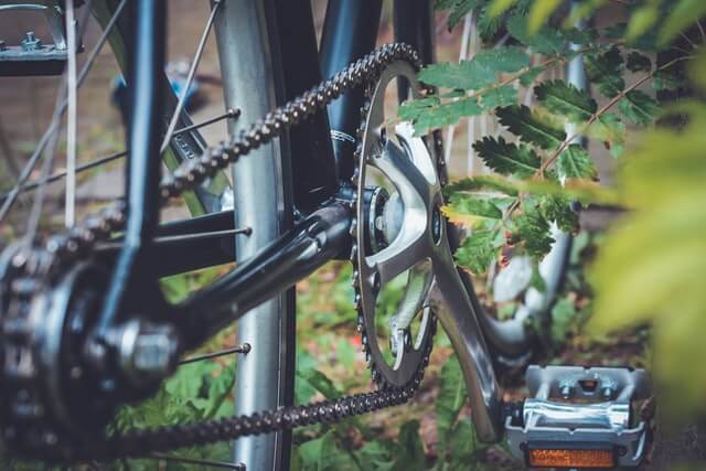 The use and maintenance of bicycle chains
